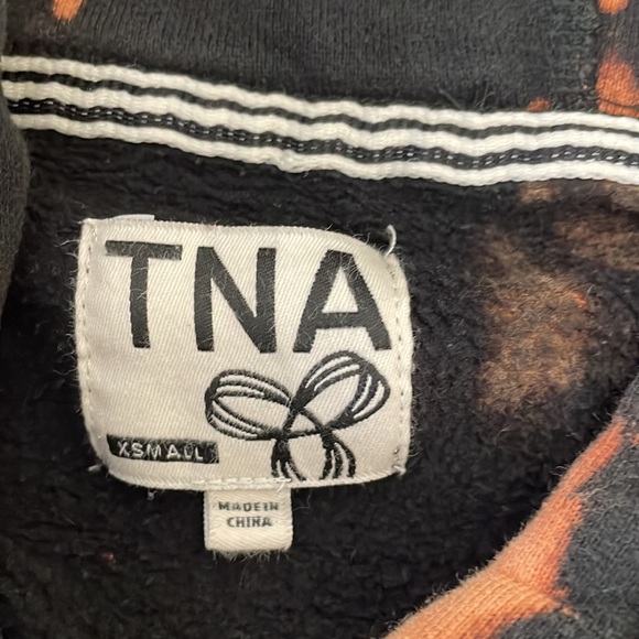 Reverse tie dye TNA sweatshirt - Picture 3 of 3